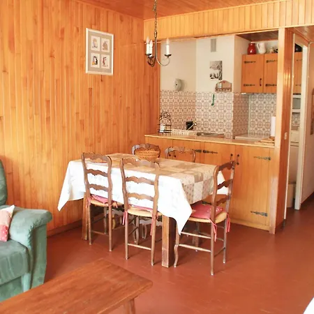 Apartamento For 5 People With Pool Châtel