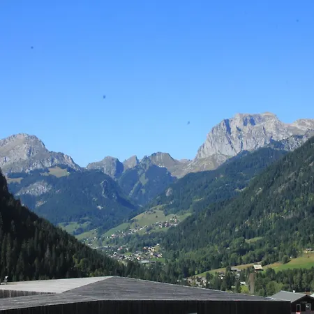 Apartamento For 5 People With Pool Châtel