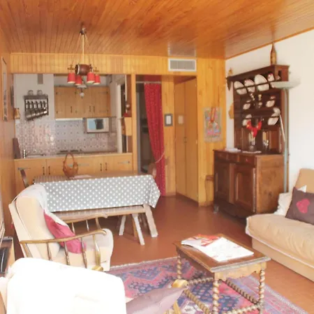 For 5 People With Pool Apartamento